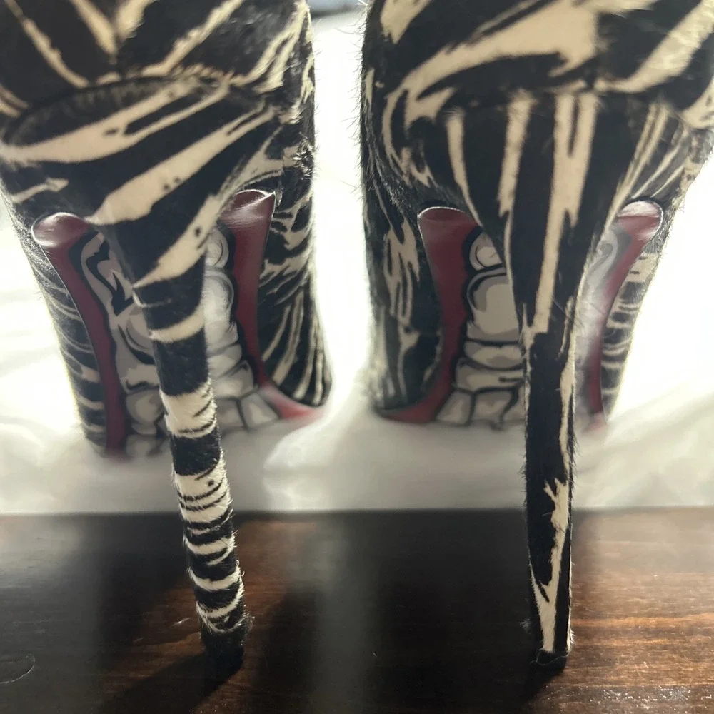 Taylor Says Bones Black White Zebra Pony Hair Leather Pump Size 7‎